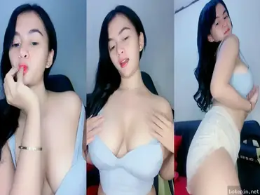 Si Manis Cewek Montok Mulus Digoyang Kamera Live Sange poster