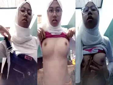 Skandal Bokep Jilbab Fiyah Ngewe Ganas Super Basah poster